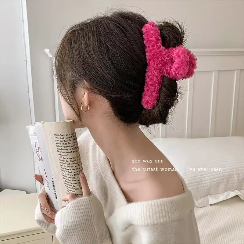 Women Plush Clip Hair Claw Cute Korean Fall Winter Solid Elegant Acrylic Furry Accessories Girls Faux Fur Hair Clamp Claw Clip